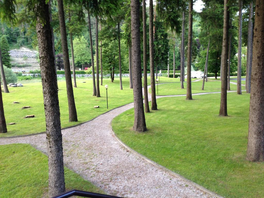 Appartamento Residenza Finestra sul Parco Comano Terme Esterno foto